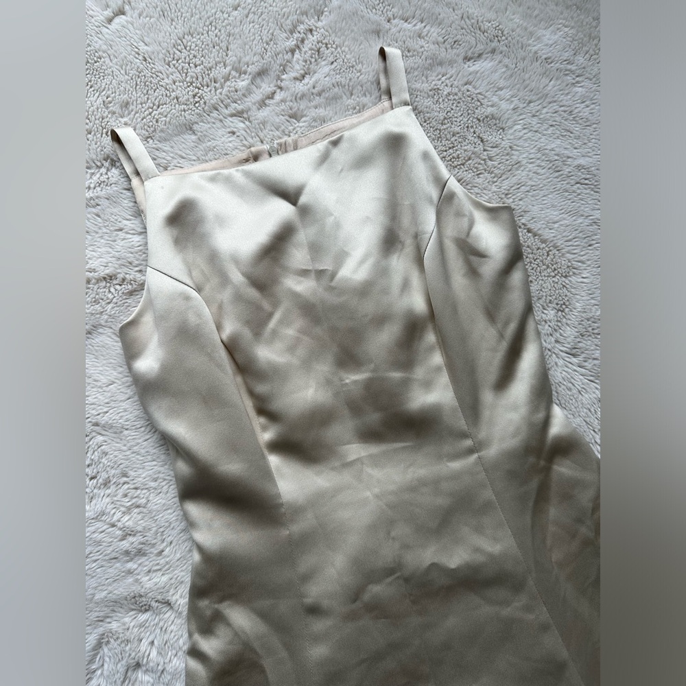 Dress - Picture 2 of 9
